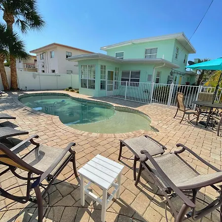 Cozy Canaveral Cottages